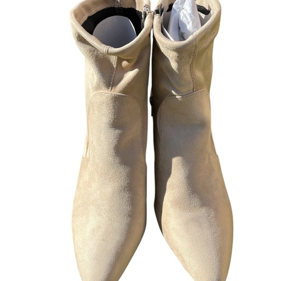 NWOT Women’s tan suede colored ankle boots size 10.5W by Comfort View. Lace tie - Picture 4 of 6